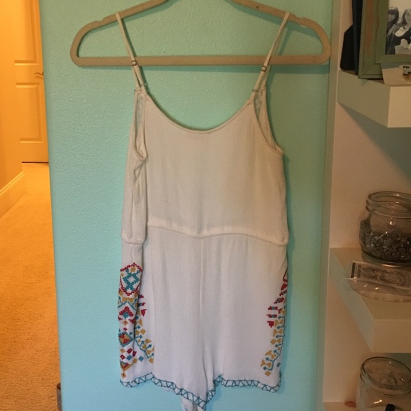 Simple Romper - Picture 3 of 4